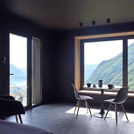 La Casa Di Cesare Hotel Rogno Luaran gambar